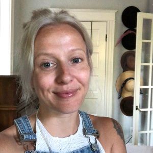 Meet your Posher, Brittney